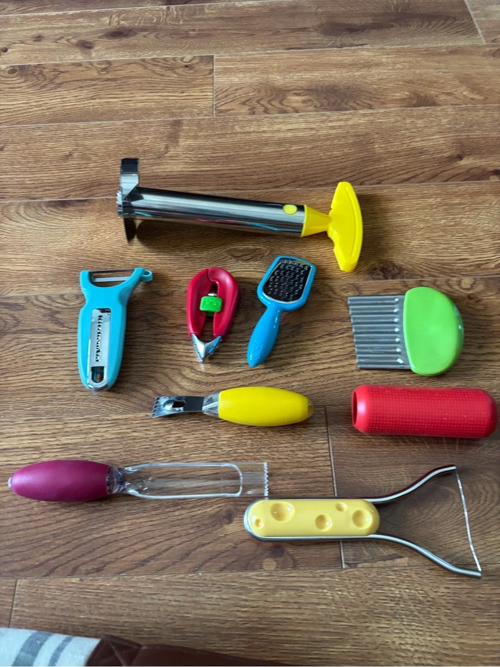Colorful Kitchen Tool Set - Yellow, Red, Blue, Green